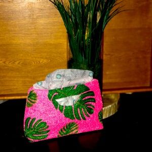BRAND NEW, IVY PINK/GREEN BEADED CLUTCH. Never used. Leaf, gold accent,satin int